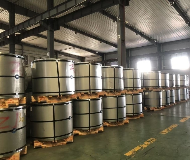 Premium helder gelakt T3/T4 0,18 mm elektrolytische tinplaten voor voedsel- en aerosolverpakkingen